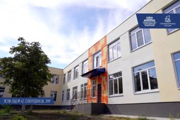Для юных жителей Донбасса и Новороссии федеральные заказчики и регионы-шефы с 2022 года восстановили, отремонтировали и построили 951 школу и 757 детских садов