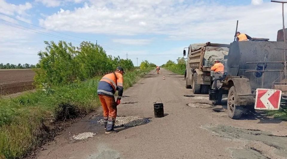 Ямочный ремонт продолжается в Запорожской области Ямочный ремонт продолжается в Запорожской области