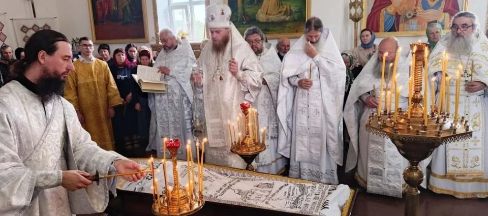 В Свято-Александро-Невском храме села Красноармейское совершен чин погребения протоиерея Игоря Сергиенко В Свято-Александро-Невском храме села Красноармейское совершен чин погребения протоиерея Игоря Сергиенко