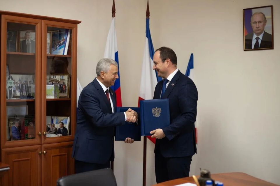 Законодательное Собрание Запорожской области и Крымский филиал Российского государственного университета правосудия имени В. М. Лебедева теперь будут взаимодействовать в рамках Соглашения о сотрудничестве Законодательное Собрание Запорожской области и Крымский филиал Российского государственного университета правосудия имени В. М. Лебедева теперь будут взаимодействовать в рамках Соглашения о сотрудничестве