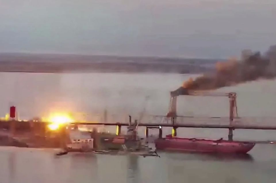 Сводка СВО за 8 июня. Кроме удара по стратегическому мосту в Затоке, ВС РФ атаковали ещё один мост через Днестр, расположенный в населенном пункте Маяки