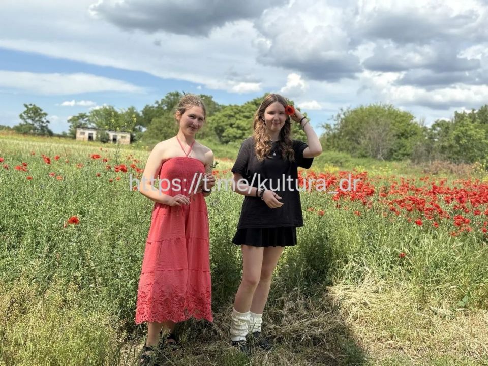 4 июня в Малобелозерском СК прошел конкурс рисунков на асфальте «Детство в ярких красках», приуроченный к Международному Дню защиты детей! 4 июня в Малобелозерском СК прошел конкурс рисунков на асфальте «Детство в ярких красках», приуроченный к Международному Дню защиты детей!