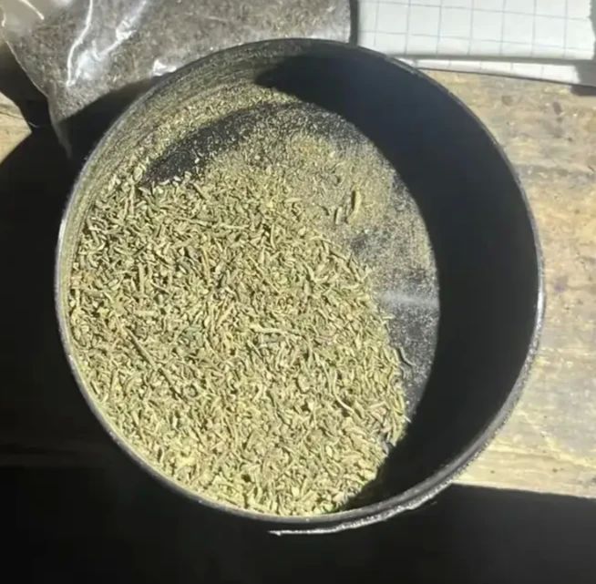 В Бердянском районе полицейские пресекли факт незаконного хранения наркотиков В Бердянском районе полицейские пресекли факт незаконного хранения наркотиков