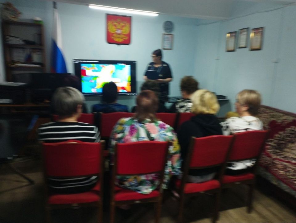 В Нововасильевском ДК прошёл информационный час «Россия — любовь моя!» В Нововасильевском ДК прошёл информационный час «Россия — любовь моя!»