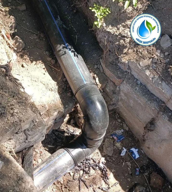 Специалисты филиала «Бердянское ПУВКХ» ГУП ЗО «Вода Запорожья» завершили плановые работы по замене изношенного участка водопроводной сети (Мелитопольское шоссе, г. Бердянск)