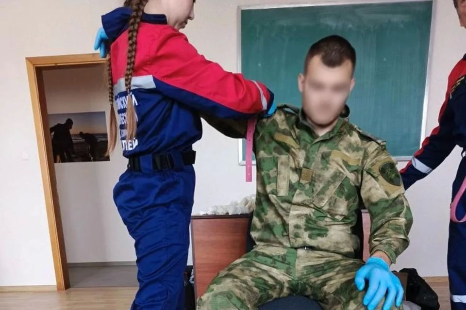 Росгвардейцы в Запорожской области прошли курсы оказания первой медицинской помощи Росгвардейцы в Запорожской области прошли курсы оказания первой медицинской помощи