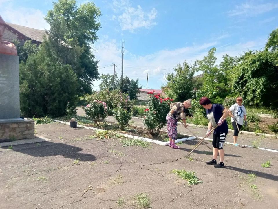 Наводим красоту в селе Новотроицкое Наводим красоту в селе Новотроицкое