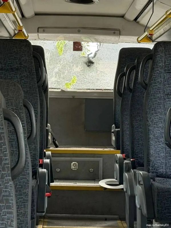 ВСУ атаковали пассажирский автобус в Запорожской области — Балицкий ВСУ атаковали пассажирский автобус в Запорожской области — Балицкий