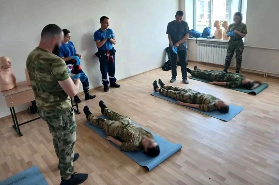 Росгвардейцы в Запорожской области прошли курсы оказания первой медицинской помощи Росгвардейцы в Запорожской области прошли курсы оказания первой медицинской помощи