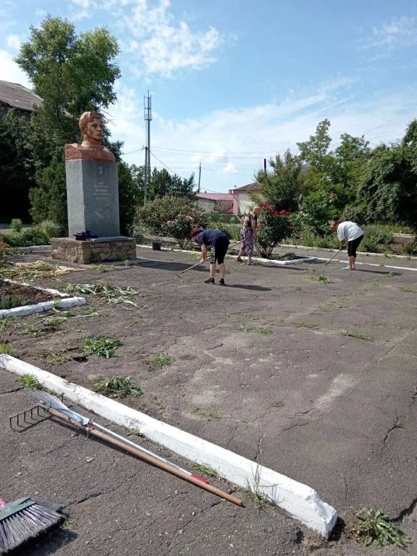 Наводим красоту в селе Новотроицкое Наводим красоту в селе Новотроицкое