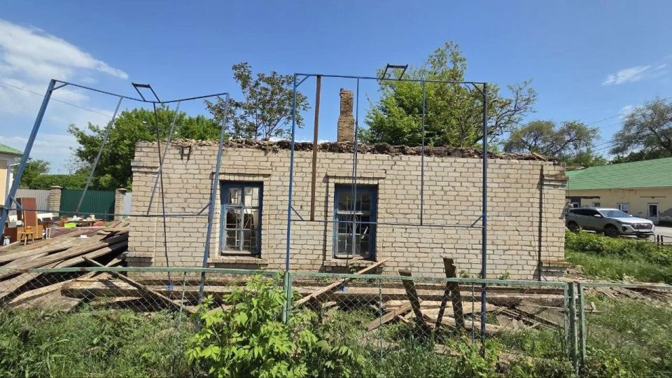 Дагестанцы в Михайловке восстанавливают административное здание Дагестанцы в Михайловке восстанавливают административное здание