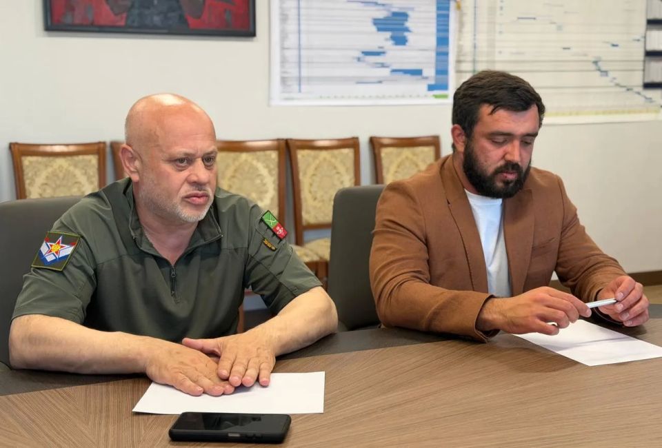 Врио министра строительства Дагестана встретился с главой Михайловского муниципального округа Врио министра строительства Дагестана встретился с главой Михайловского муниципального округа