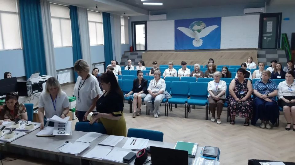 Юлия Сажаева: Порядок и поддержка: как сдают ЕГЭ в СОШ №15 им. графа Е.Ф. Комаровского Юлия Сажаева: Порядок и поддержка: как сдают ЕГЭ в СОШ №15 им. графа Е.Ф. Комаровского