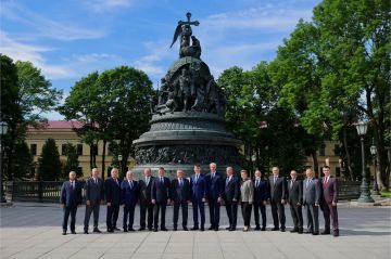 Нахожусь с рабочим визитом в Великом Новгороде, где проходят мероприятия Парламентской Ассоциации Северо-Запада России (ПАСЗР)