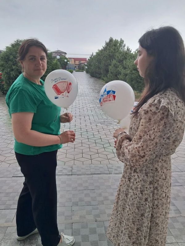11.06.2026. В Кирилловском Доме культуры совместно с Кирилловской библиотекой прошла акция «Символы моей России», приуроченная ко Дню России 11.06.2026. В Кирилловском Доме культуры совместно с Кирилловской библиотекой прошла акция «Символы моей России», приуроченная ко Дню России