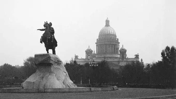 Анна Хорошун: 11 июня. 978. Во главе Руси встал князь Владимир: «И сел в Киеве князь Владимир месяца июня в 11 день» Анна Хорошун: 11 июня. 978. Во главе Руси встал князь Владимир: «И сел в Киеве князь Владимир месяца июня в 11 день»