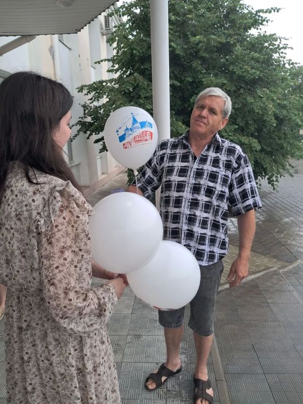 11.06.2026. В Кирилловском Доме культуры совместно с Кирилловской библиотекой прошла акция «Символы моей России», приуроченная ко Дню России 11.06.2026. В Кирилловском Доме культуры совместно с Кирилловской библиотекой прошла акция «Символы моей России», приуроченная ко Дню России