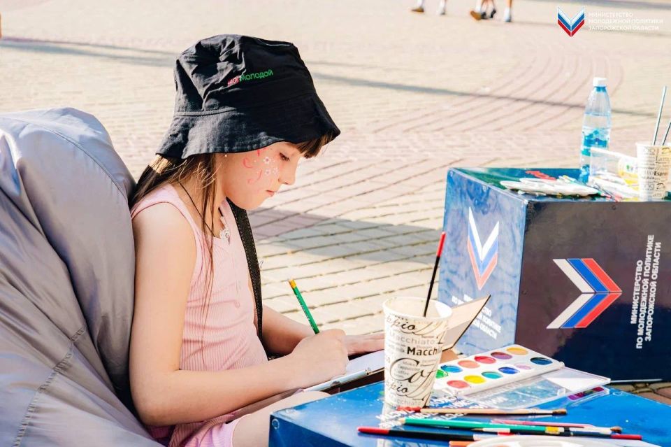Танцы, игры и активный отдых: для жителей города продолжают работать интерактивные площадки Танцы, игры и активный отдых: для жителей города продолжают работать интерактивные площадки