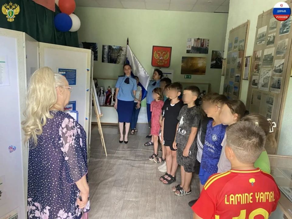 Ежегодно 12 июня в нашей стране отмечается государственный праздник – День России, символизирующий суверенитет и единство многонационального народа Ежегодно 12 июня в нашей стране отмечается государственный праздник – День России, символизирующий суверенитет и единство многонационального народа