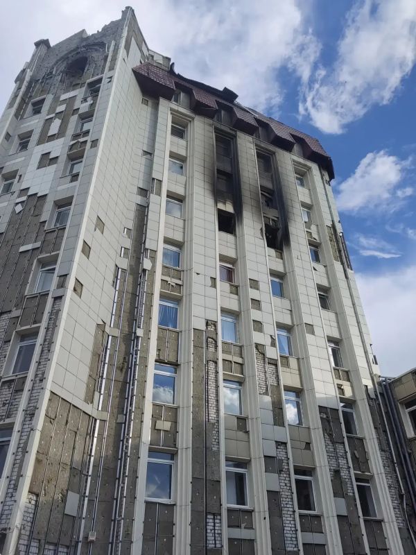 Вчера был День России и День города