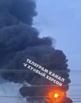 Очередной массированный удар ФАБ с УМПК пришелся по Херсону, пишут очевидцы в пабликах