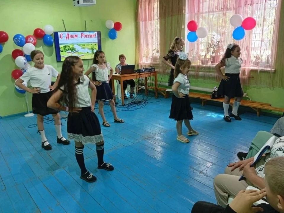 Праздник в ДК села Новотроицкое Праздник в ДК села Новотроицкое