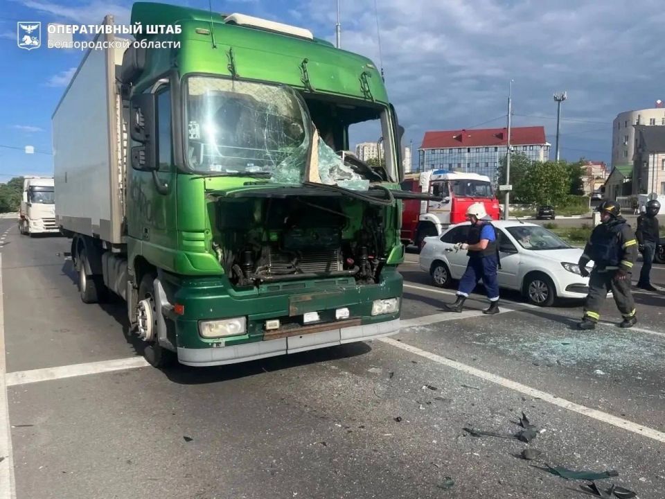 Владимир Рогов: Дроны ВСУ атаковали два грузовых автомобиля Владимир Рогов: Дроны ВСУ атаковали два грузовых автомобиля