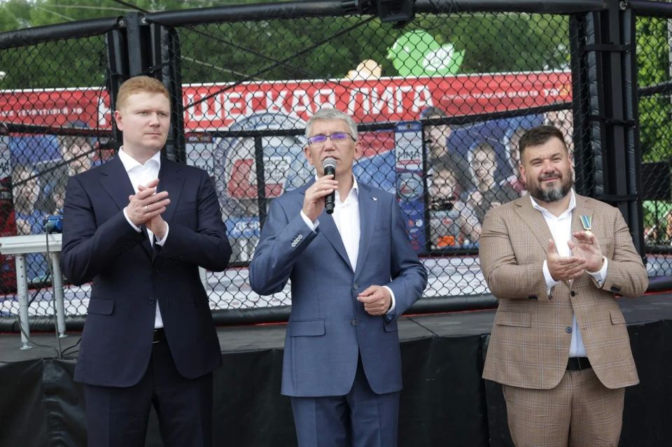 Бердянские спортсмены в составе сборной Новороссии победили в турнире «Юношеской Лиги» по смешанному боевому единоборству (ММА) Бердянские спортсмены в составе сборной Новороссии победили в турнире «Юношеской Лиги» по смешанному боевому единоборству (ММА)