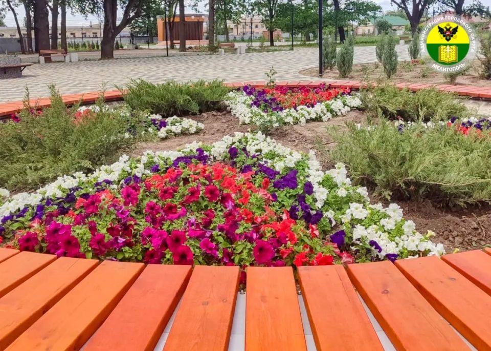 В Мелитополе продолжаются работы по благоустройству В Мелитополе продолжаются работы по благоустройству