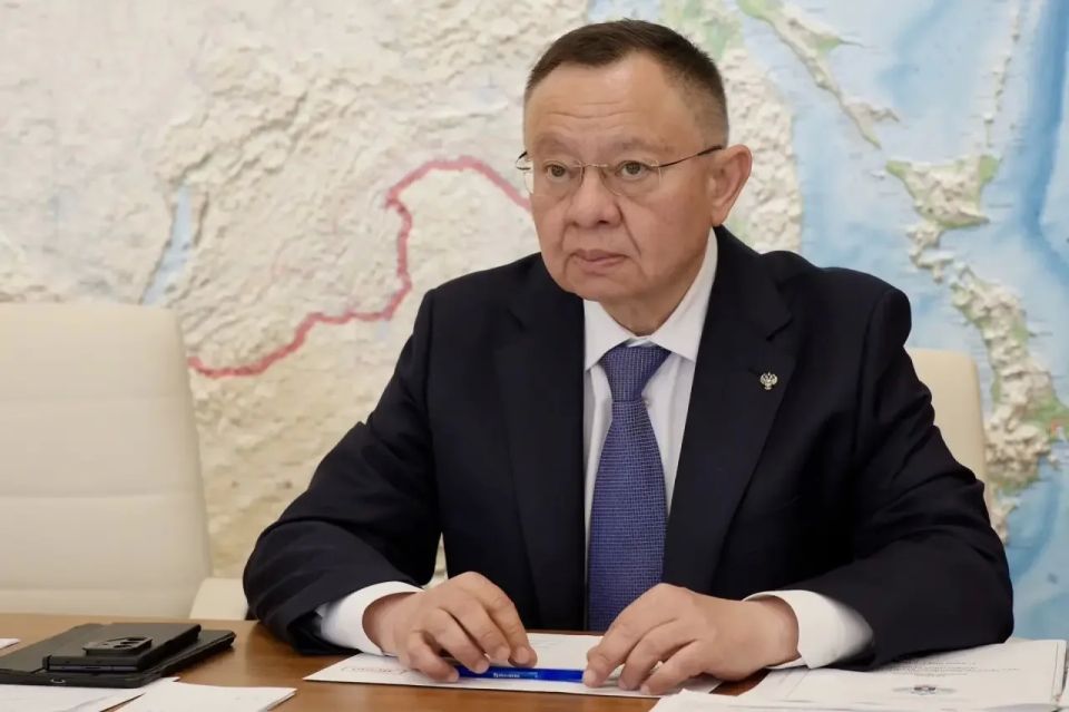 Министр строительства и ЖКХ РФ Ирек Файзуллин провел рабочую встречу с председателем Общественного совета при Минстрое России Сергеем Степашиным Министр строительства и ЖКХ РФ Ирек Файзуллин провел рабочую встречу с председателем Общественного совета при Минстрое России Сергеем Степашиным