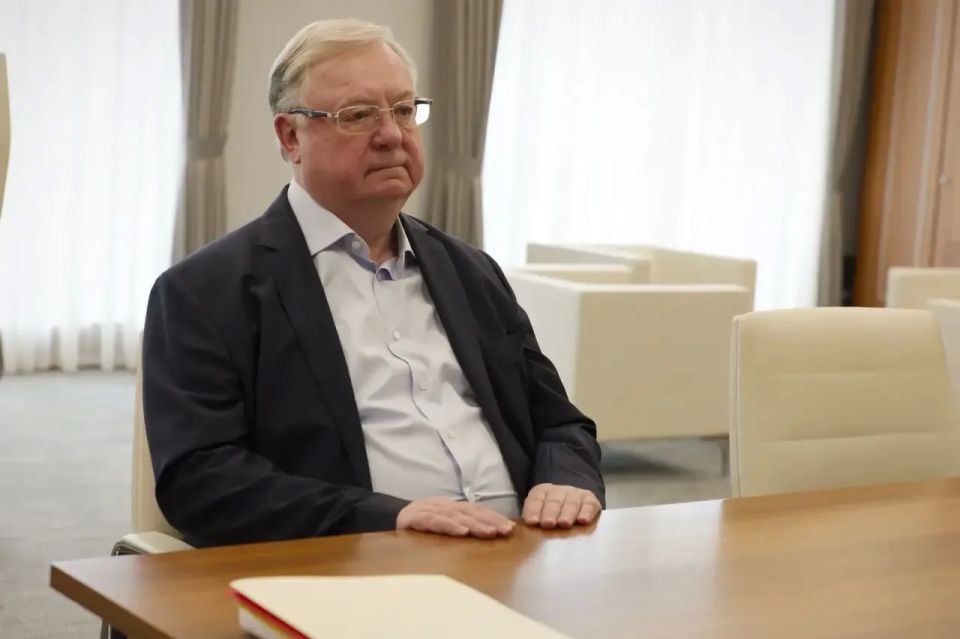 Министр строительства и ЖКХ РФ Ирек Файзуллин провел рабочую встречу с председателем Общественного совета при Минстрое России Сергеем Степашиным Министр строительства и ЖКХ РФ Ирек Файзуллин провел рабочую встречу с председателем Общественного совета при Минстрое России Сергеем Степашиным