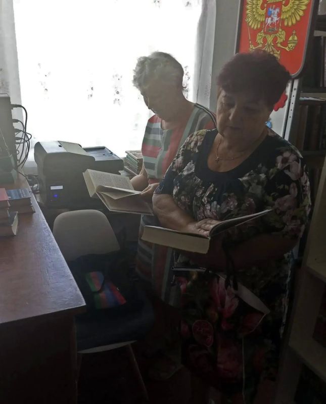 Пришибская библиотека представила выставку к юбилею Виктора Некрасова Пришибская библиотека представила выставку к юбилею Виктора Некрасова