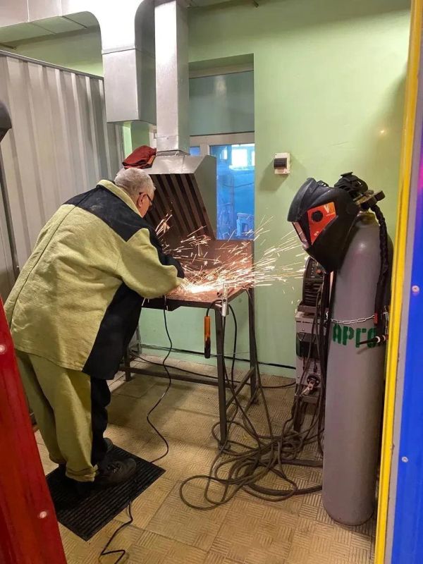 Сегодня, 17 июня 2026 года, в городе Токмак на базе Государственного бюджетного профессионального образовательного учреждения "Молочанский многопрофильный центр профессионально-технического образования" состоялся... Сегодня, 17 июня 2026 года, в городе Токмак на базе Государственного бюджетного профессионального образовательного учреждения "Молочанский многопрофильный центр профессионально-технического образования" состоялся...