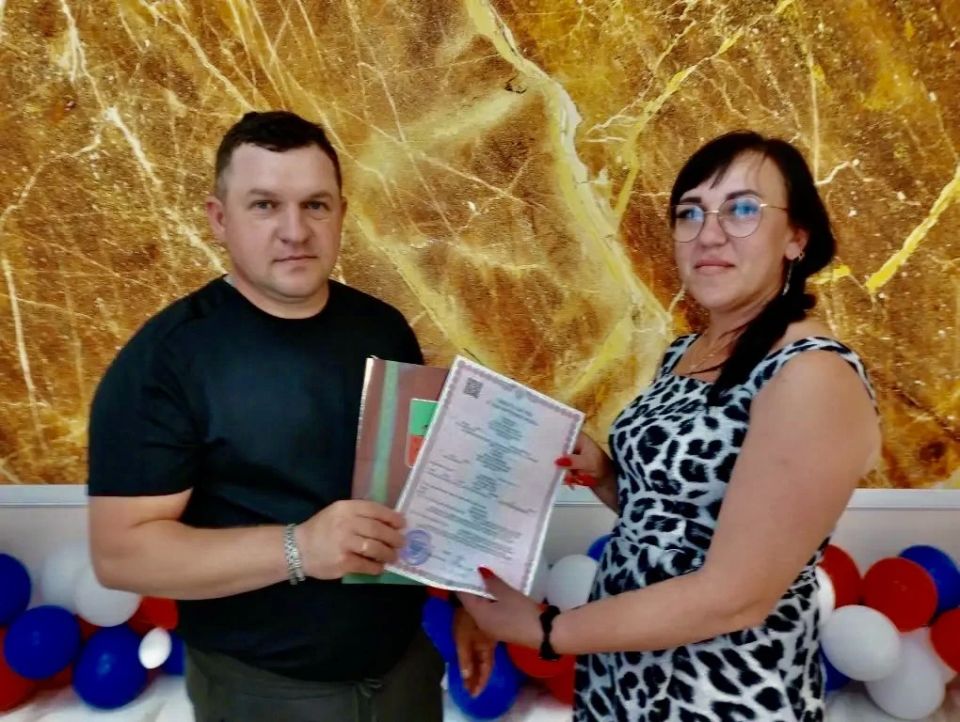 Новые семьи. Сегодня в территориальном отделе ЗАГС Акимовского района Управления ЗАГС Запорожской области состоялось радостное событие — регистрация заключения брака двух пар Новые семьи. Сегодня в территориальном отделе ЗАГС Акимовского района Управления ЗАГС Запорожской области состоялось радостное событие — регистрация заключения брака двух пар