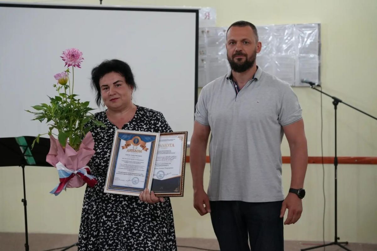 Низкий поклон за спасенные жизни: Алексей Кичигин и Светлана Грищенко поздравили медицинских работников округа Низкий поклон за спасенные жизни: Алексей Кичигин и Светлана Грищенко поздравили медицинских работников округа