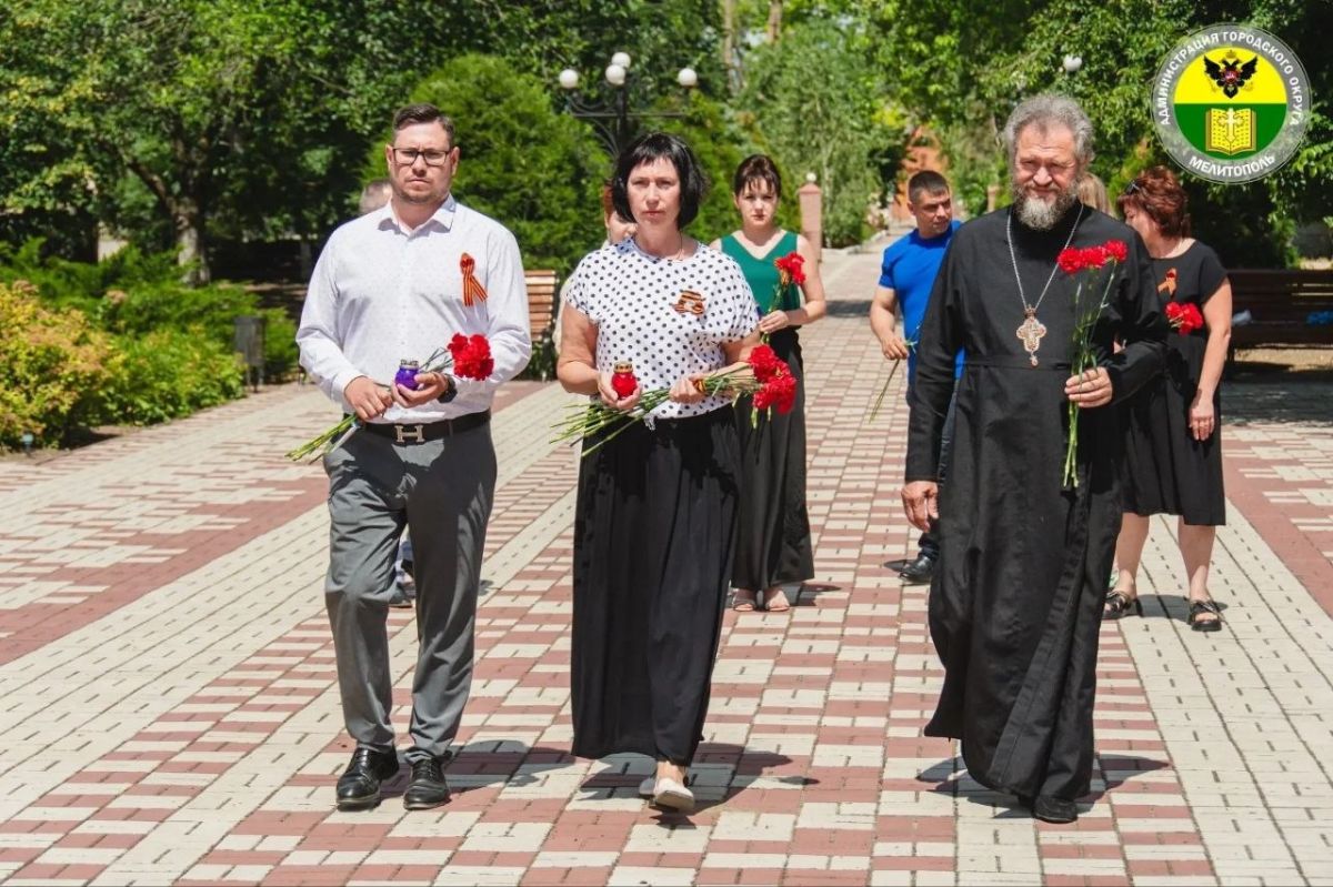 В День памяти и скорби у братской могилы в селе Терпенье почтили память павших воинов В День памяти и скорби у братской могилы в селе Терпенье почтили память павших воинов