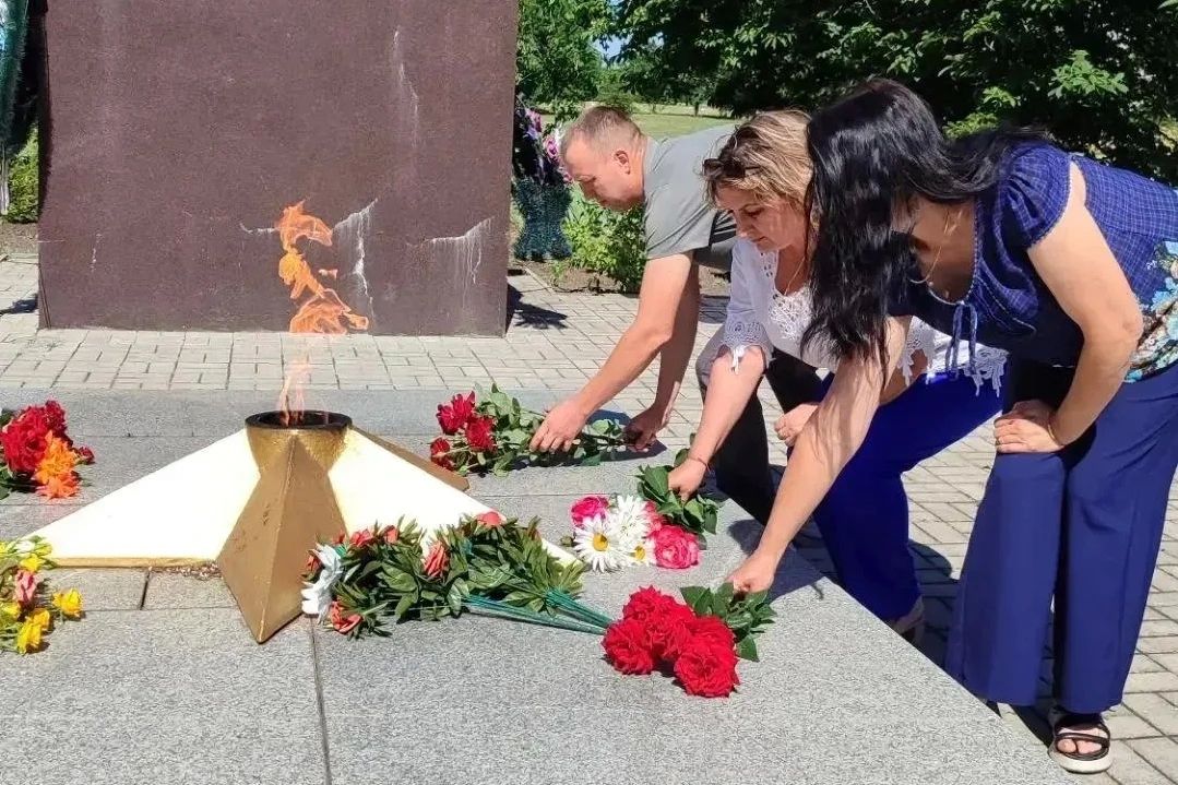 В селе Плодородном прошёл митинг в День памяти и скорби В селе Плодородном прошёл митинг в День памяти и скорби
