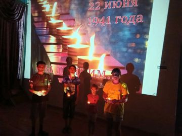 22 июня 2026 года коллективы учреждений культуры Акимовского муниципального округа присоединился к Всероссийской акции "Минута молчания" в память о тех, кто отдал свои жизни за наше будущее