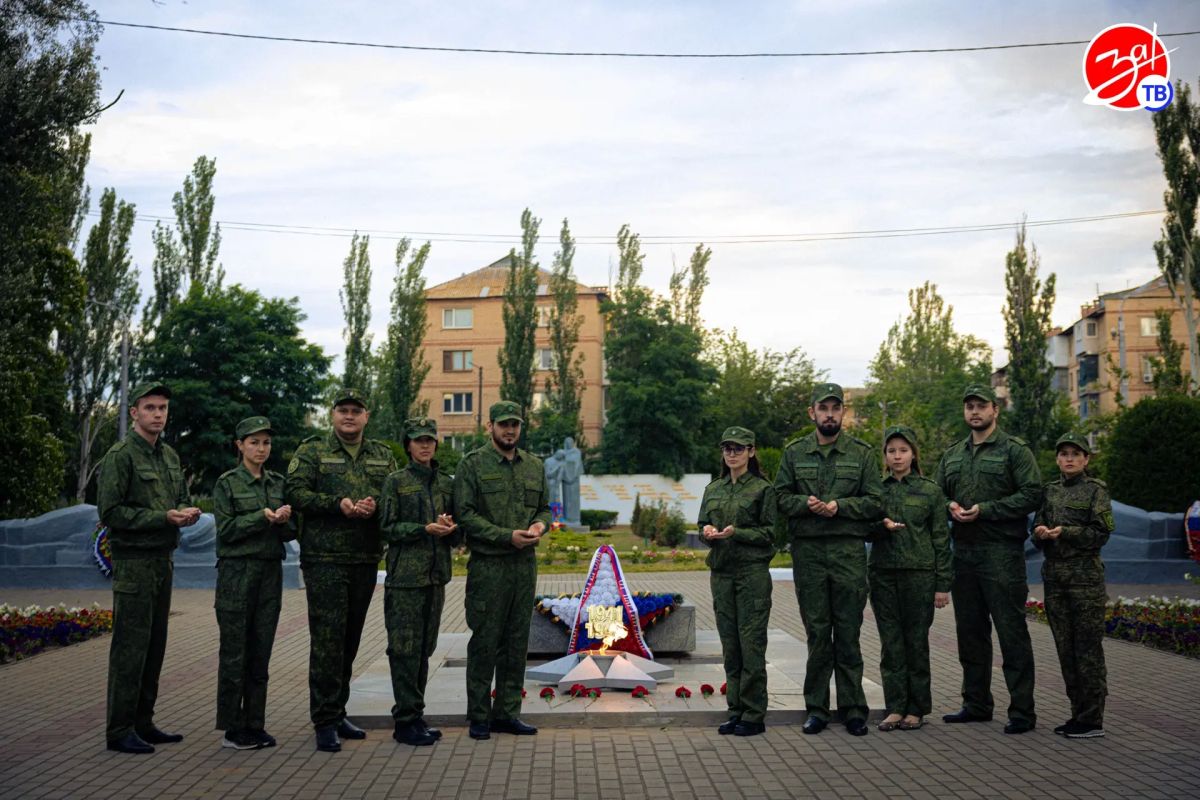 Сотрудники Следственного комитета Запорожской области приняли участие в акции «Свеча памяти» Сотрудники Следственного комитета Запорожской области приняли участие в акции «Свеча памяти»