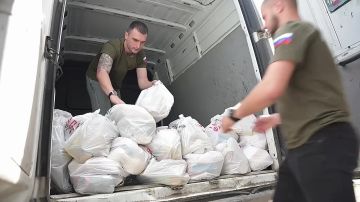 Помощь от Молодёжки НФ. Региональный исполком Народного фронта совместно с командой Молодёжки НФ Запорожской области передали ценную гуманитарную помощь жителям города Каменка-Днепровская