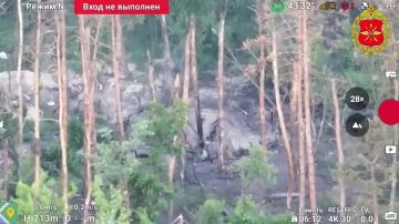Минобороны России: 00:00 Операторы FPV-дронов группировки «Восток» сорвали подвоз материальных средств ВСУ в Запорожской области