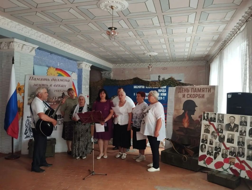В селе Новопетровка почтили память героев В селе Новопетровка почтили память героев