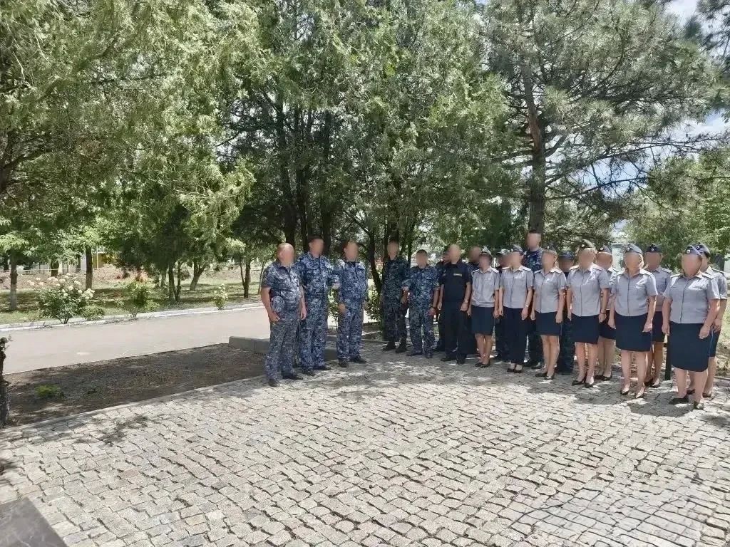 Сотрудники УФСИН России по Запорожской области почтили память героев в День памяти и скорби
