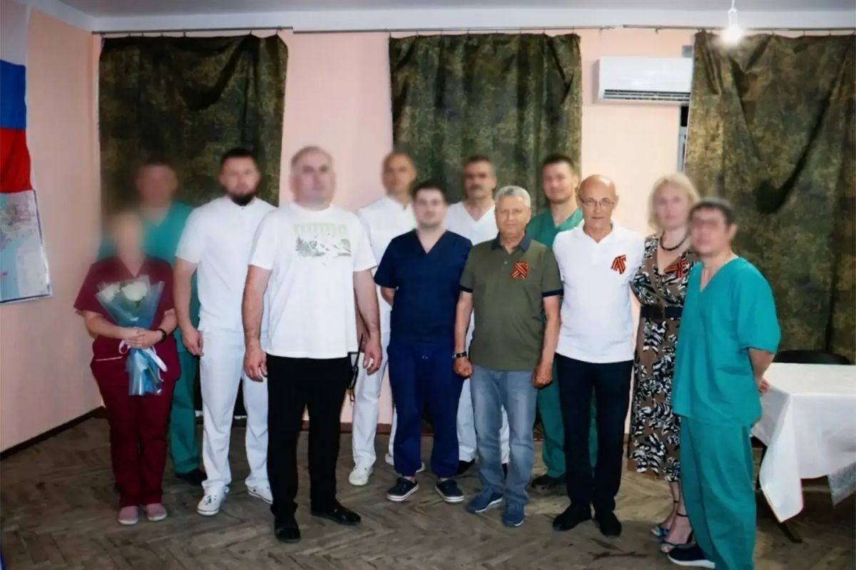 Поздравил военврачей с Днем медицинского работника