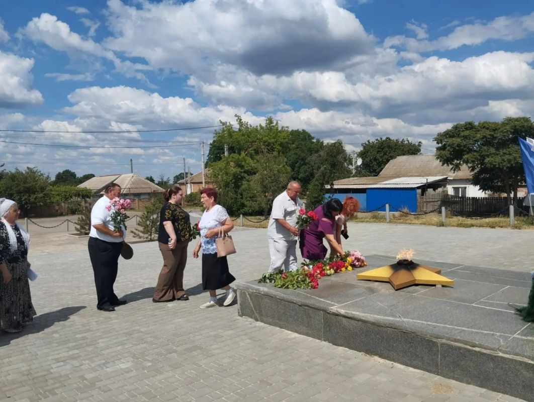 В селе Новопетровка почтили память героев В селе Новопетровка почтили память героев