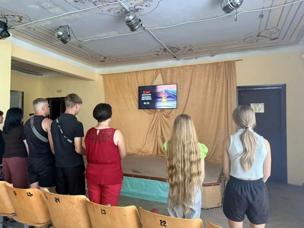 «Минута молчания»: как прошел День памяти и скорби в Дмитровском ДК «Минута молчания»: как прошел День памяти и скорби в Дмитровском ДК