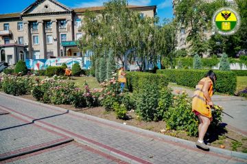 В Мелитополе продолжаются работы по благоустройству общественных пространств