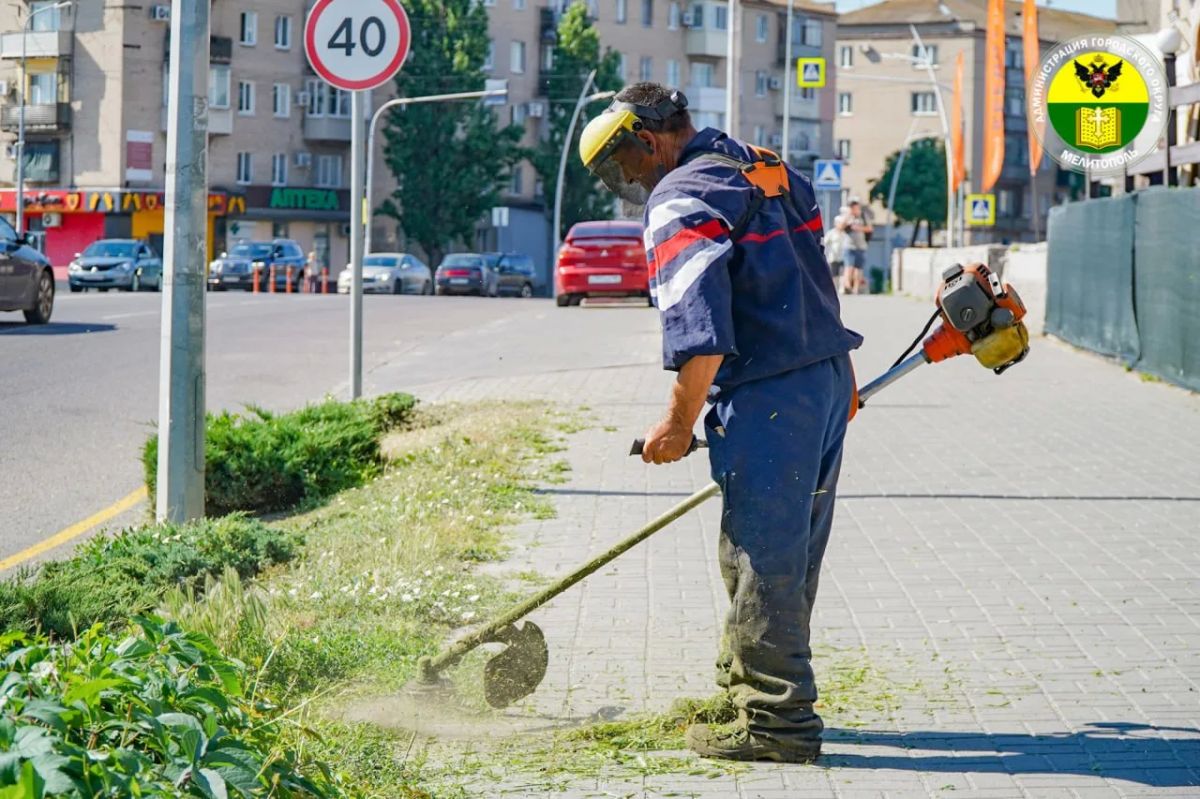 В Мелитополе продолжаются работы по благоустройству общественных пространств В Мелитополе продолжаются работы по благоустройству общественных пространств