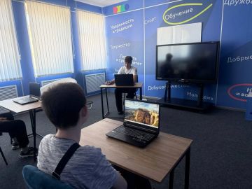 От текста к картинке: состоялось очередное занятие «Очной школы нейросетей»