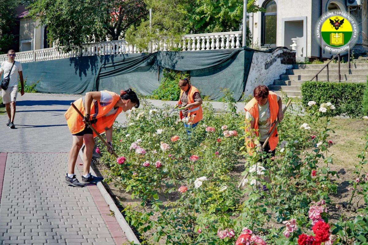 В Мелитополе продолжаются работы по благоустройству общественных пространств В Мелитополе продолжаются работы по благоустройству общественных пространств